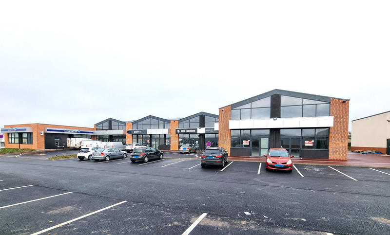 Local commercial - 407 m² - 1 pièce