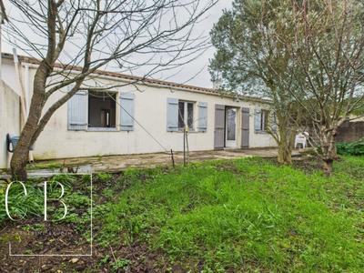 Maison - 90 m² - 4 pièces