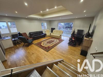 Maison - 162 m² - 10 pièces