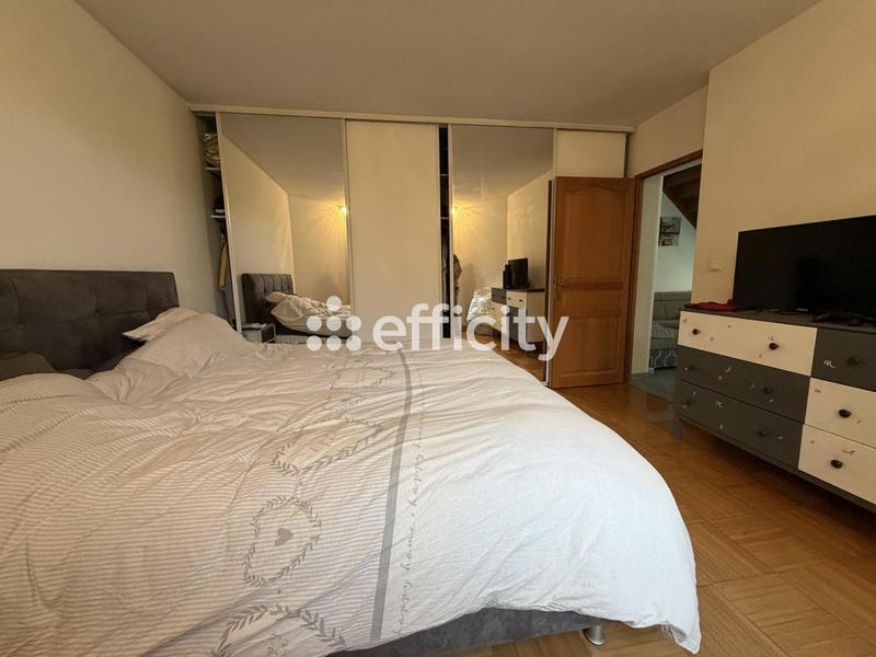 Maison - 235 m² - 6 pièces