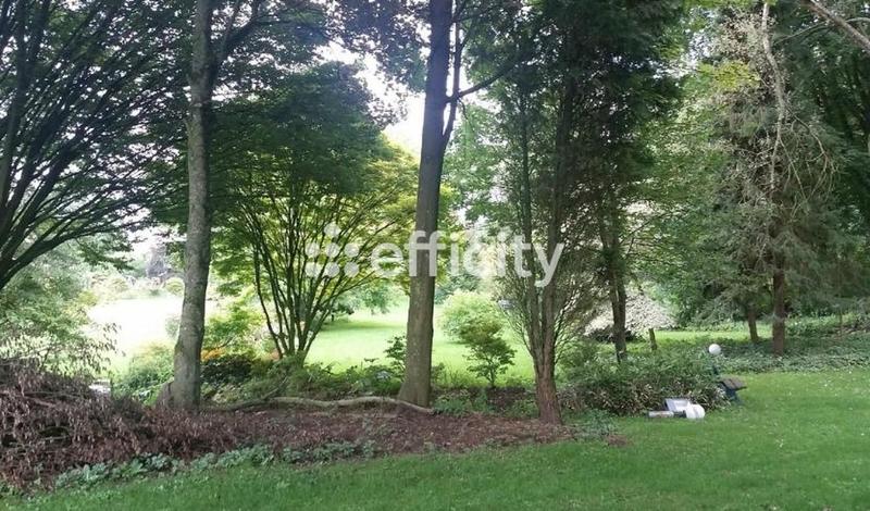 Maison - 221 m² - 7 pièces