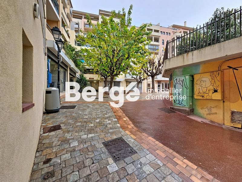 Local commercial - 135 m²