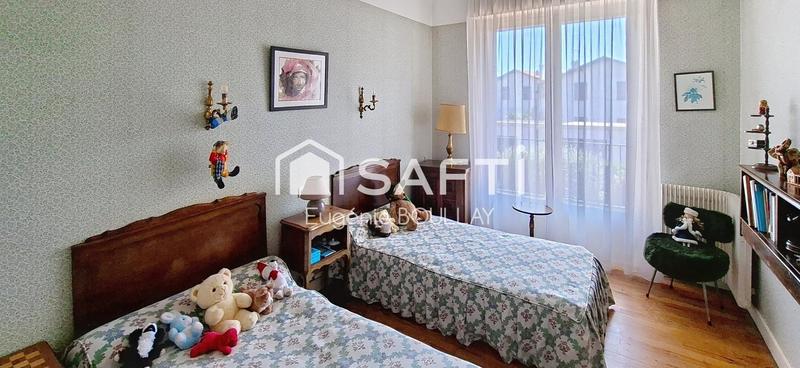 Maison - 185 m² - 8 pièces