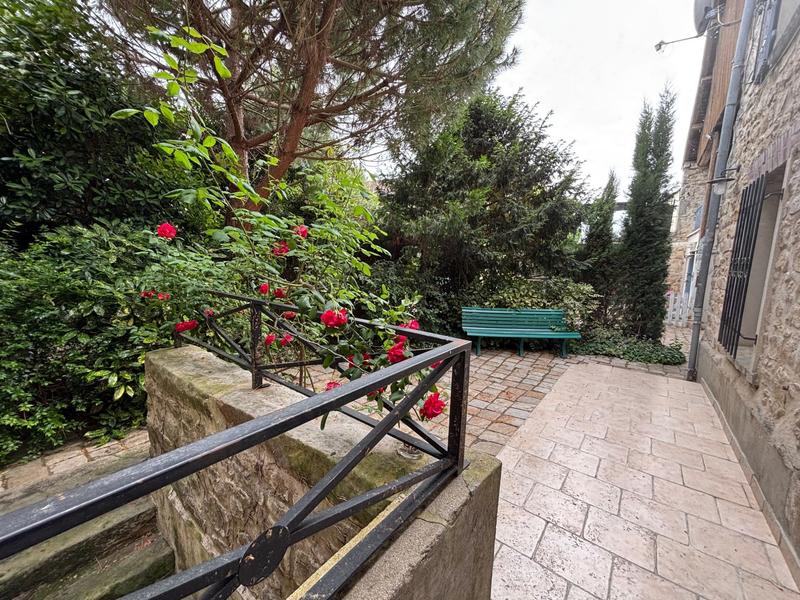 Maison ancienne - 546 m² - 23 pièces