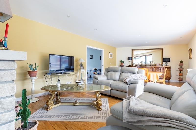 Maison - 260 m² - 8 pièces