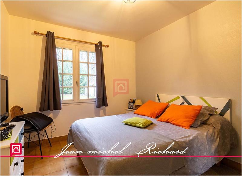 Maison - 210 m² - 6 pièces