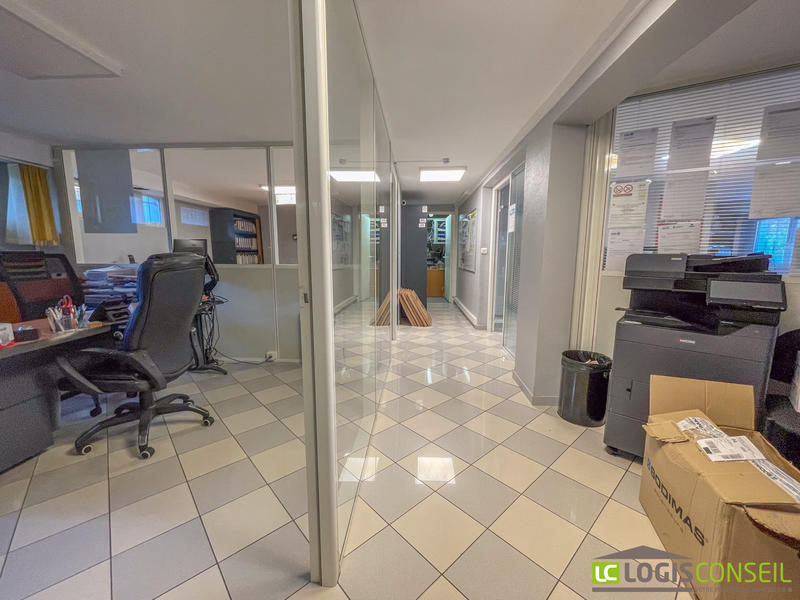 Local commercial - 113 m² - 5 pièces