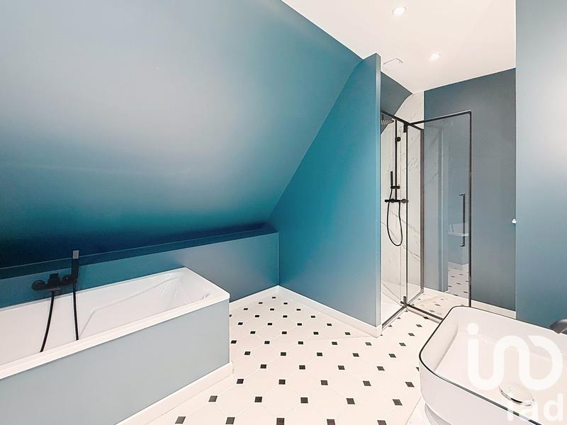 Maison - 166 m² - 8 pièces