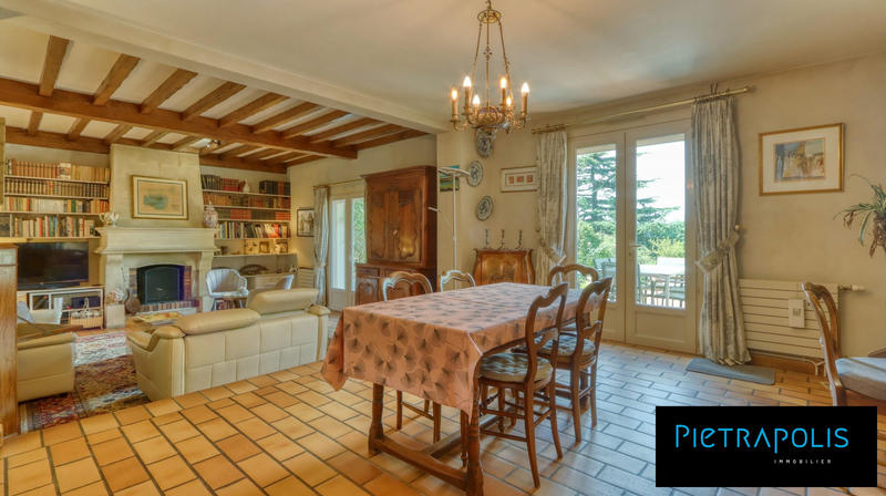 Maison - 201 m² - 6 pièces