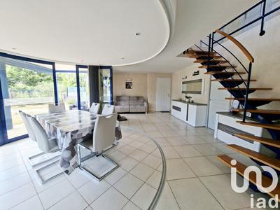 Maison - 131 m² - 7 pièces