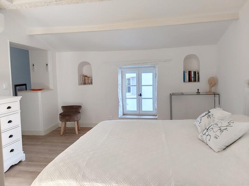 Maison - 400 m² - 12 pièces