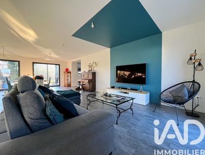 Maison - 214 m² - 5 pièces