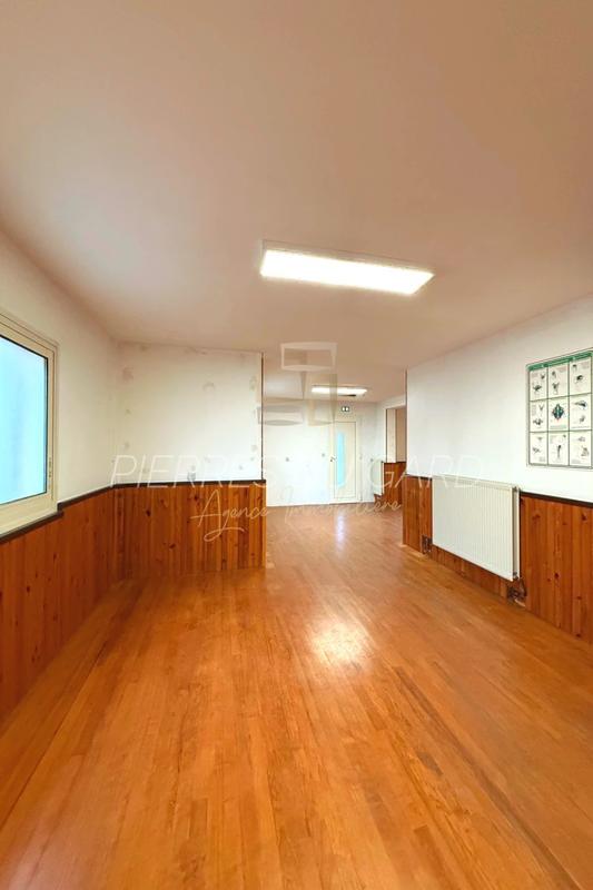 Local commercial - 285 m²