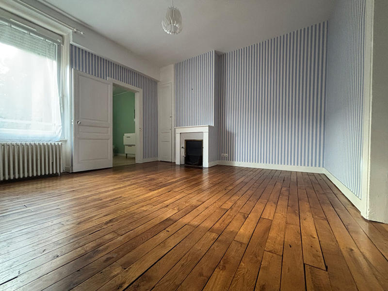 Maison - 180 m² - 9 pièces