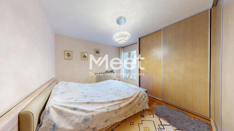 Maison - 220 m² - 6 pièces