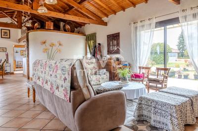 Maison - 478 m² - 12 pièces