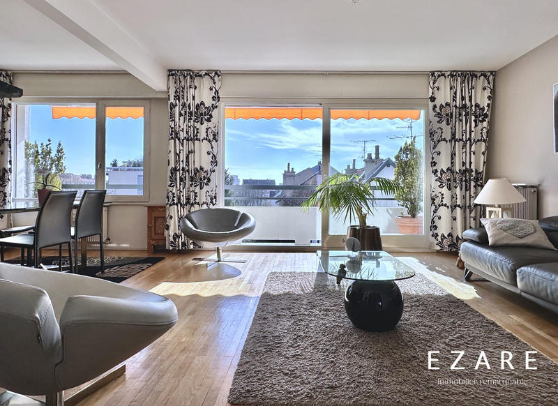 Appartement - 90 m² - 4 pièces