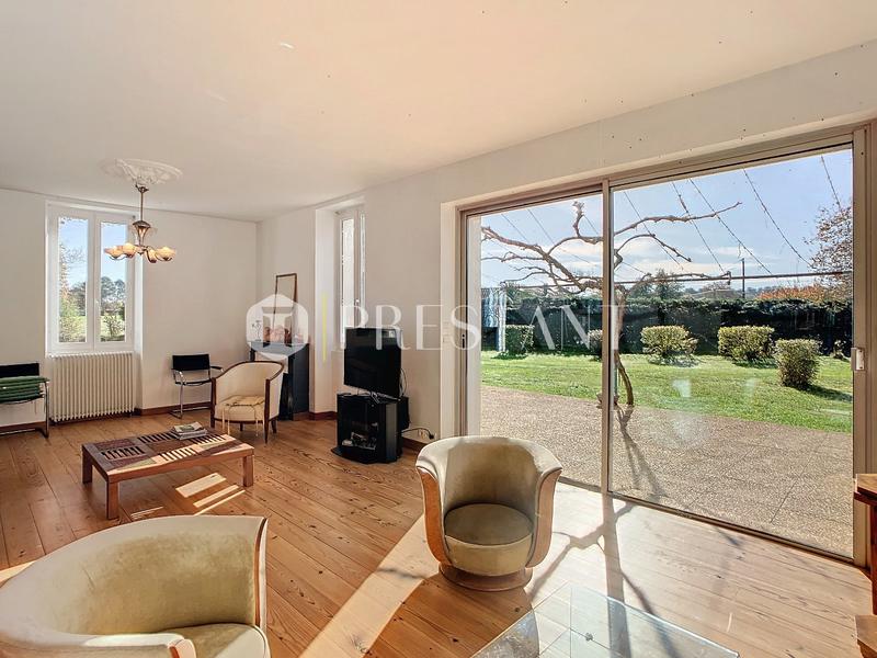 Maison - 223 m² - 6 pièces