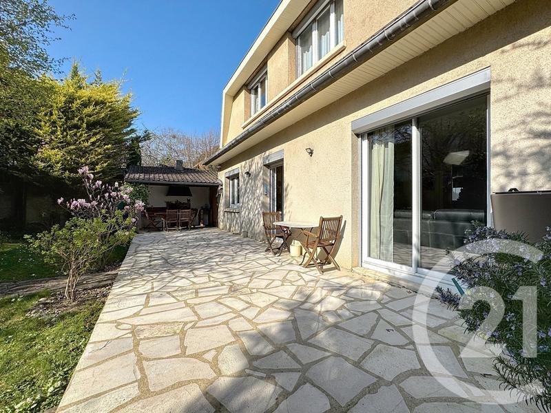 Maison - 190 m² - 7 pièces