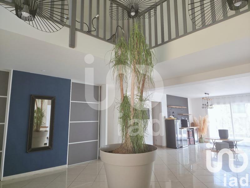 Maison - 360 m² - 9 pièces