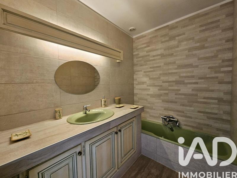 Maison - 197 m² - 8 pièces