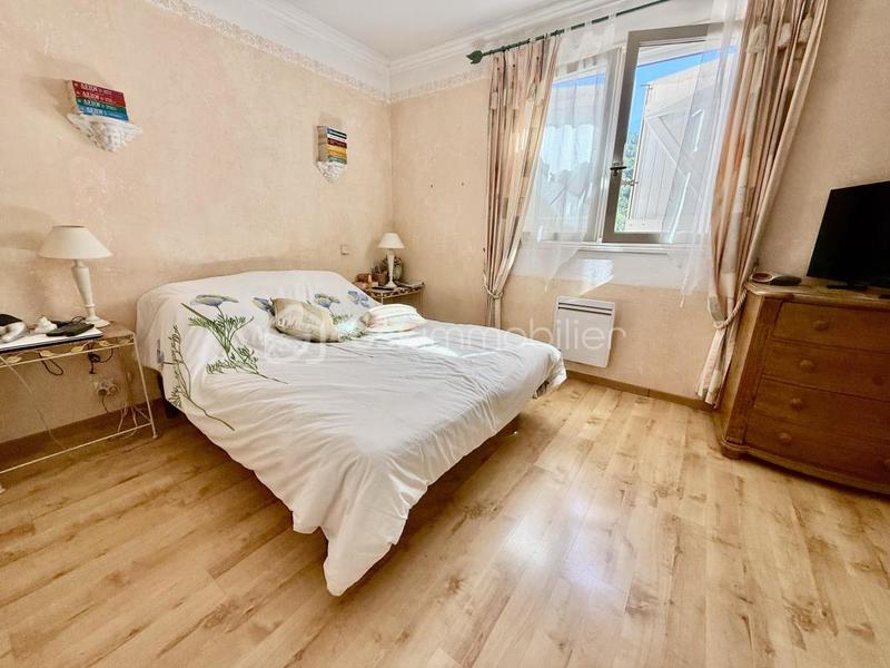 Maison - 240 m² - 6 pièces