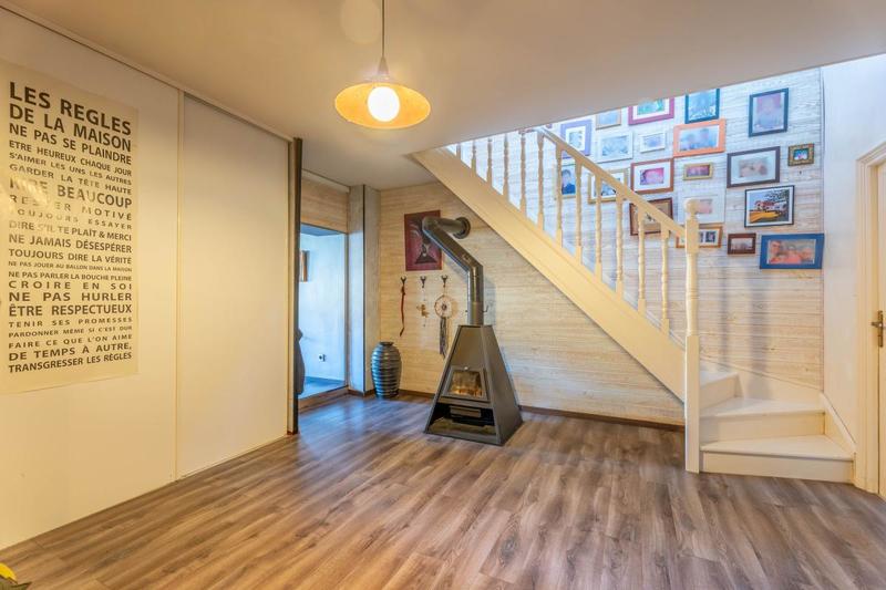 Maison - 240 m² - 7 pièces