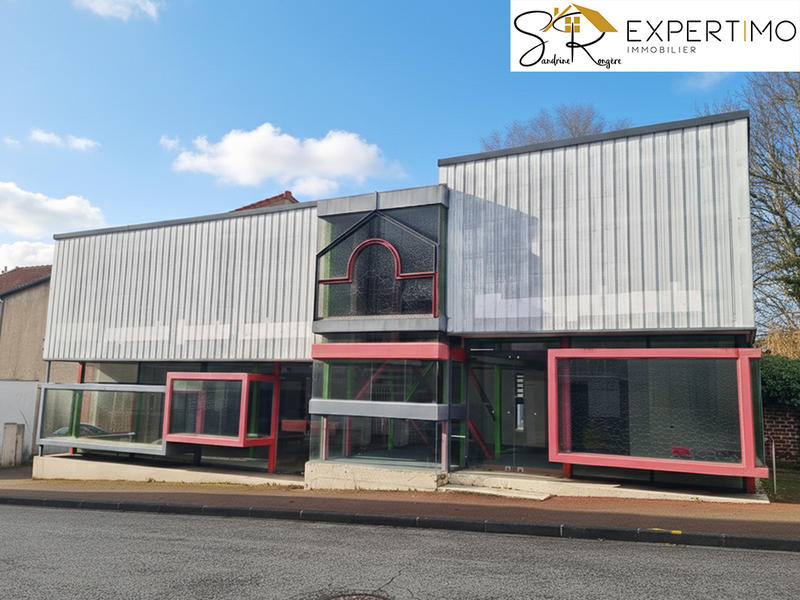 Maison - 320 m² - 5 pièces