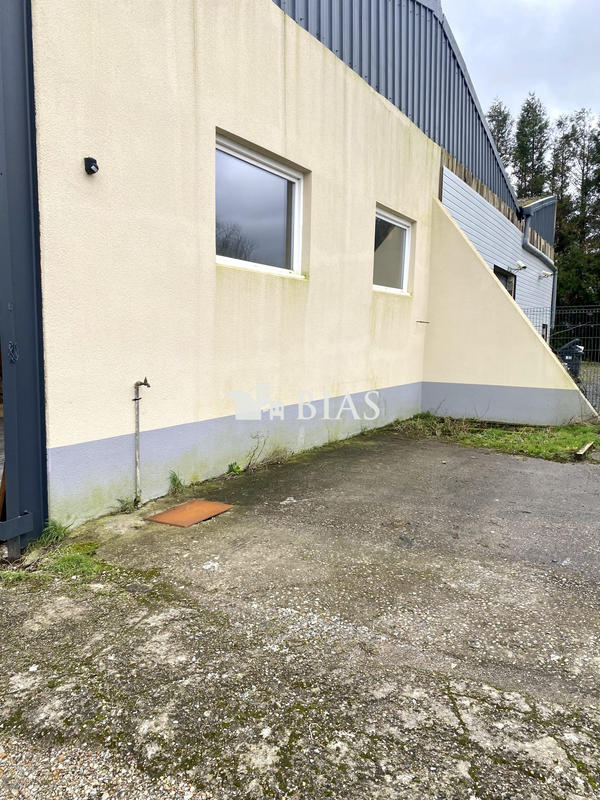 Local d'activités - 83 m²