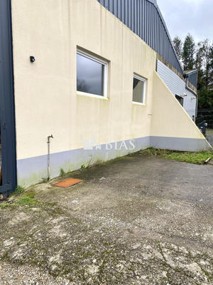 Local d'activités - 83 m²