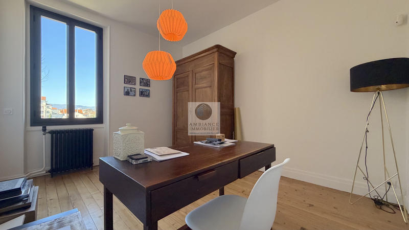 Maison - 343 m² - 11 pièces