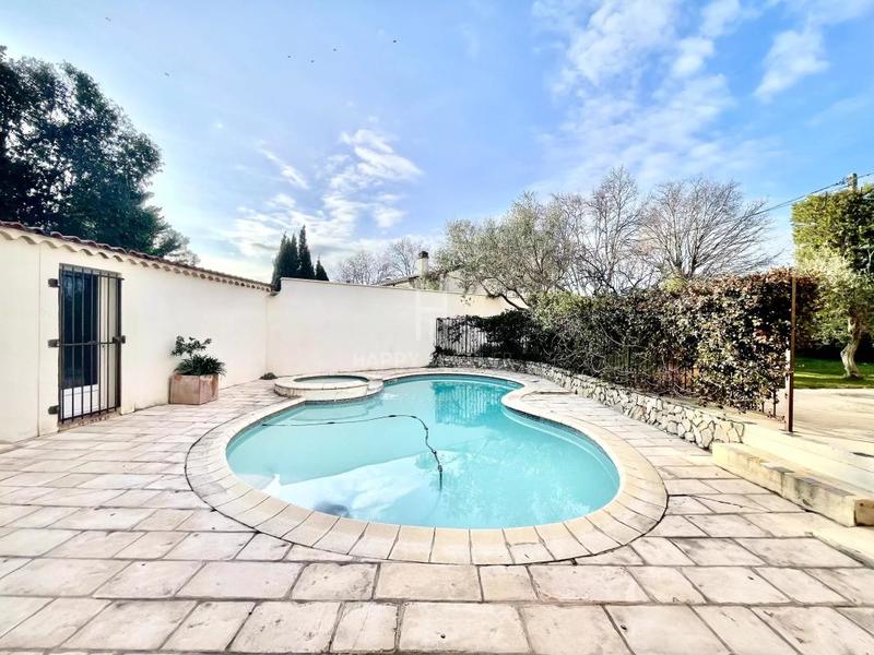 Maison - 211 m² - 7 pièces