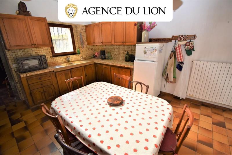 Maison - 219 m² - 7 pièces