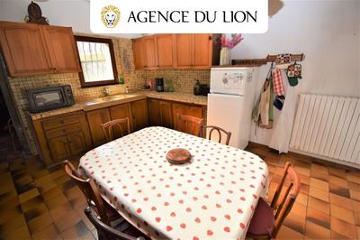 Maison - 219 m² - 7 pièces