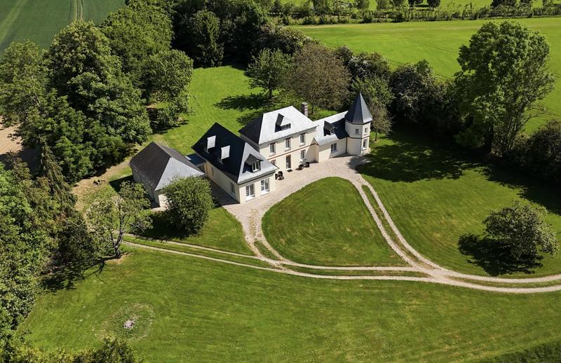 Maison - 300 m² - 10 pièces