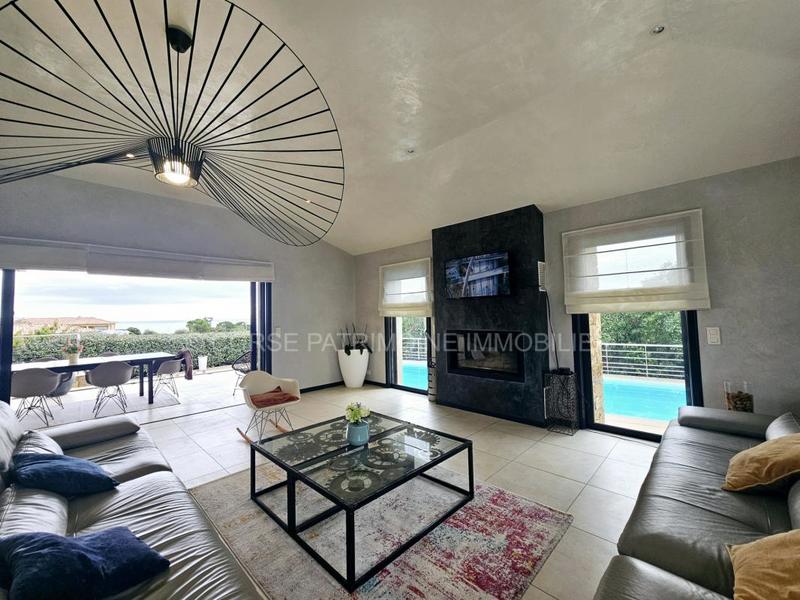 Maison - 206 m² - 7 pièces