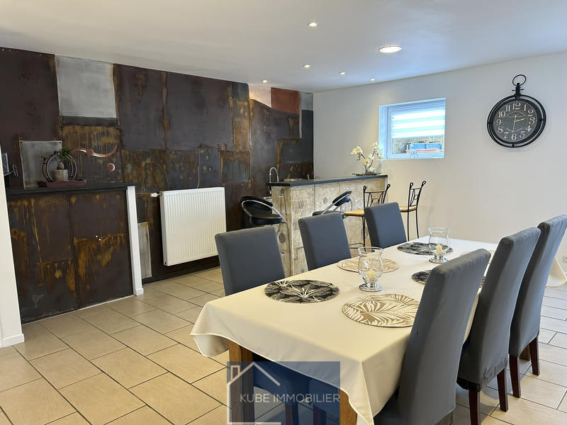 Propriété - 355 m² - 9 pièces