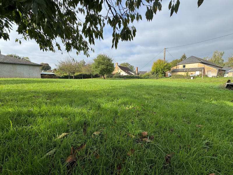 Terrain constructible - 1 091 m²