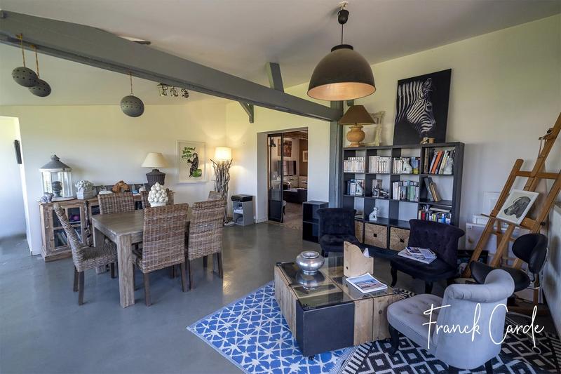 Maison - 280 m² - 11 pièces