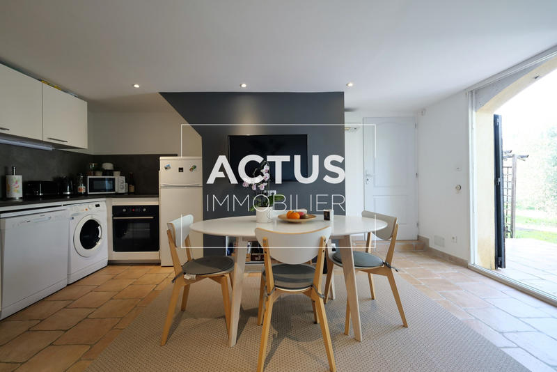 Maison - 213 m² - 7 pièces