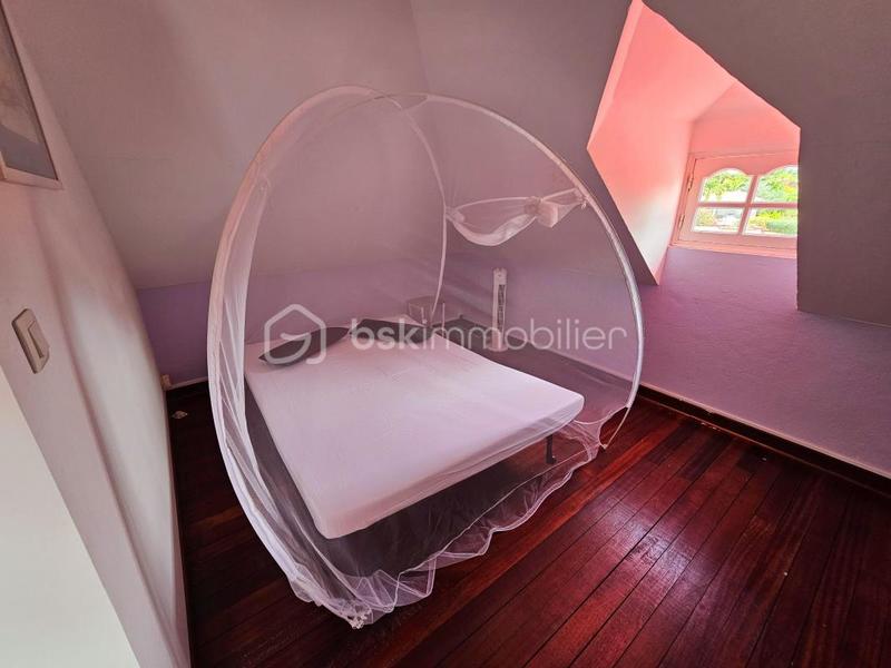 Propriété - 211 m² - 7 pièces