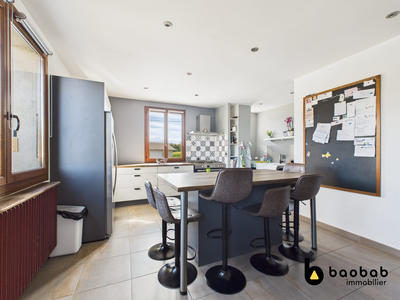 Maison - 199 m² - 8 pièces