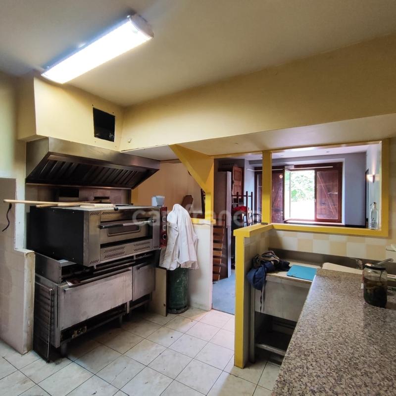 Maison - 200 m² - 2 pièces