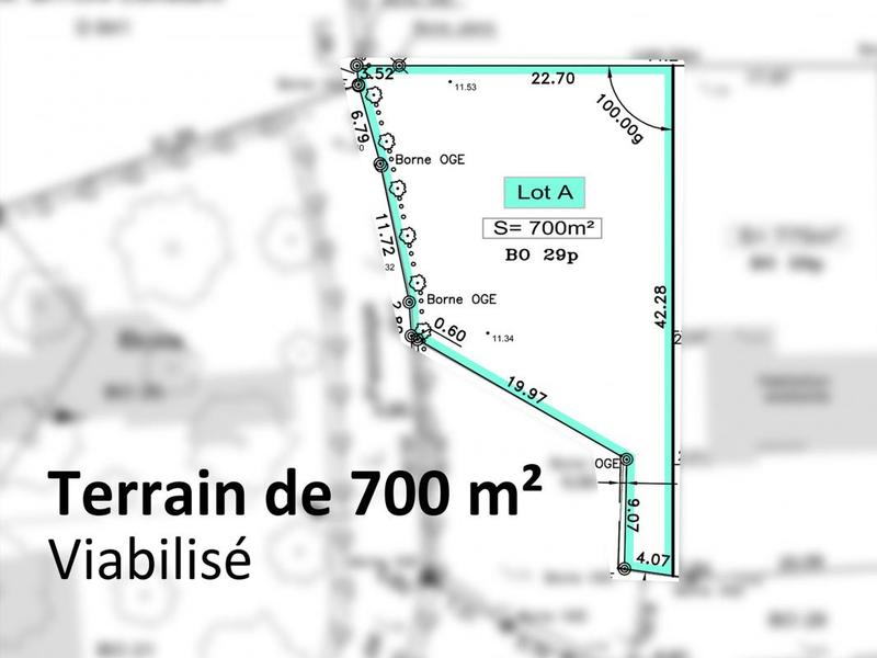 Terrain - 700 m²