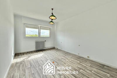 Maison - 176 m² - 8 pièces