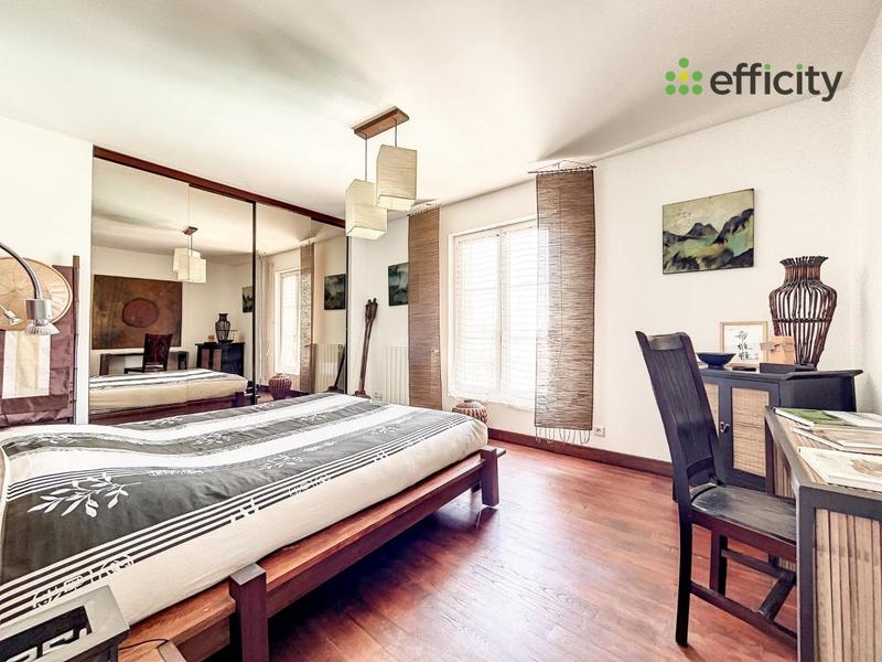 Pavillon - 280 m² - 10 pièces