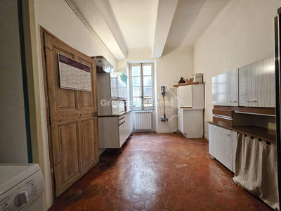 Maison - 185 m² - 7 pièces