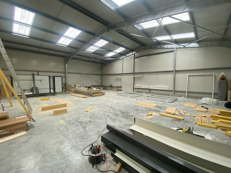 Local d'activité / Entrepôt - 390 m²