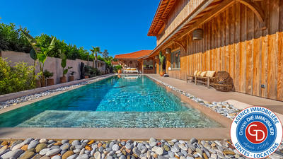 Maison - 250 m² - 6 pièces