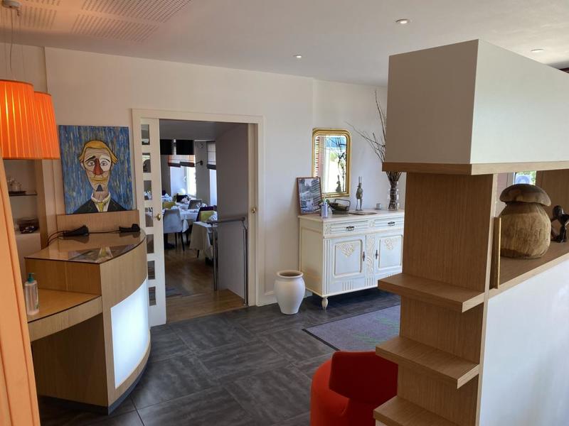 Maison - 275 m² - 12 pièces